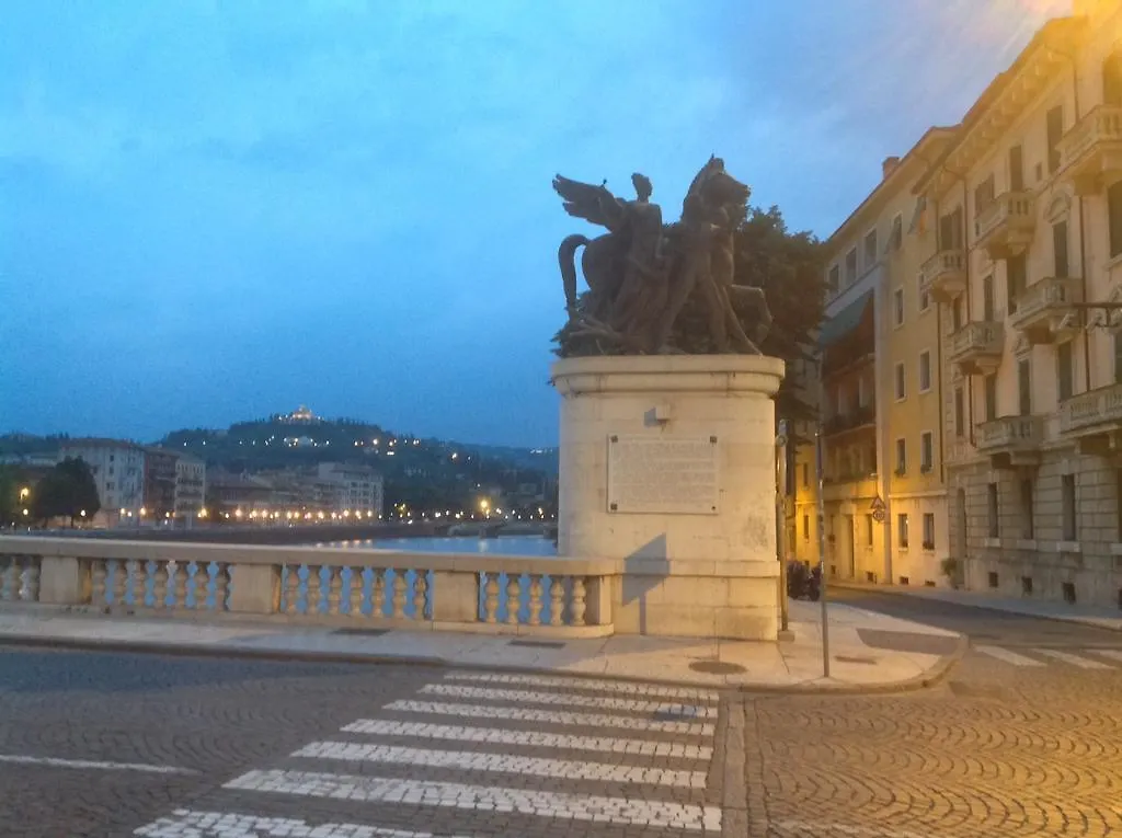 *** Bed & Breakfast B&B Victoria S Bridge Verona Italy