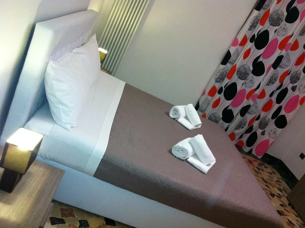 *** Bed & Breakfast B&B Victoria S Bridge Verona Italy